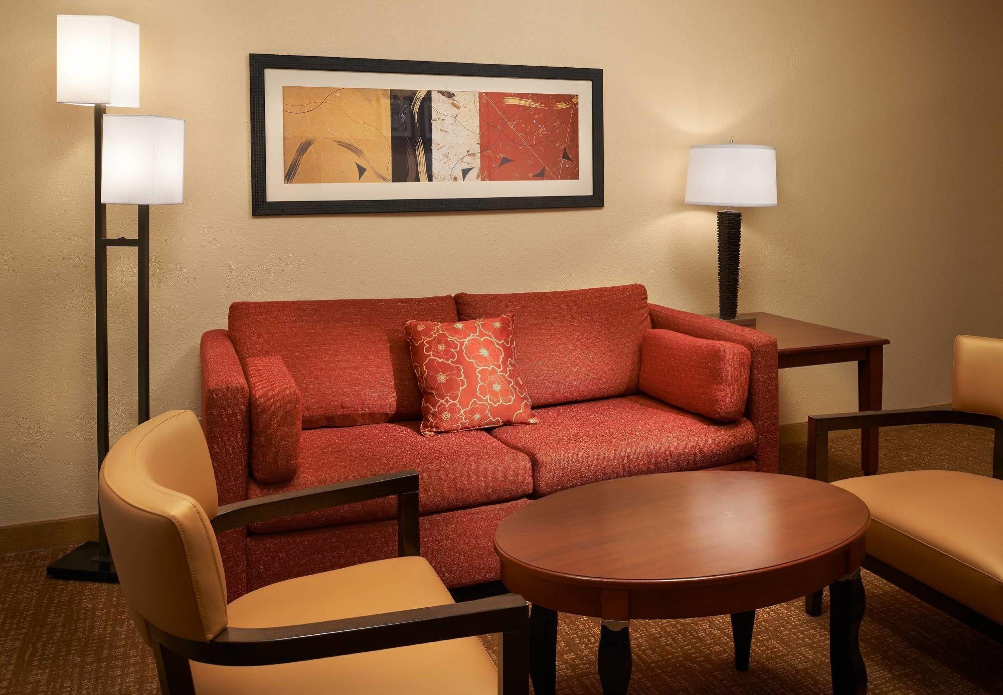 คอร์ทยาร์ด อินเดียนาโพลิส แคสเซิลตัน Hotel ภายนอก รูปภาพ