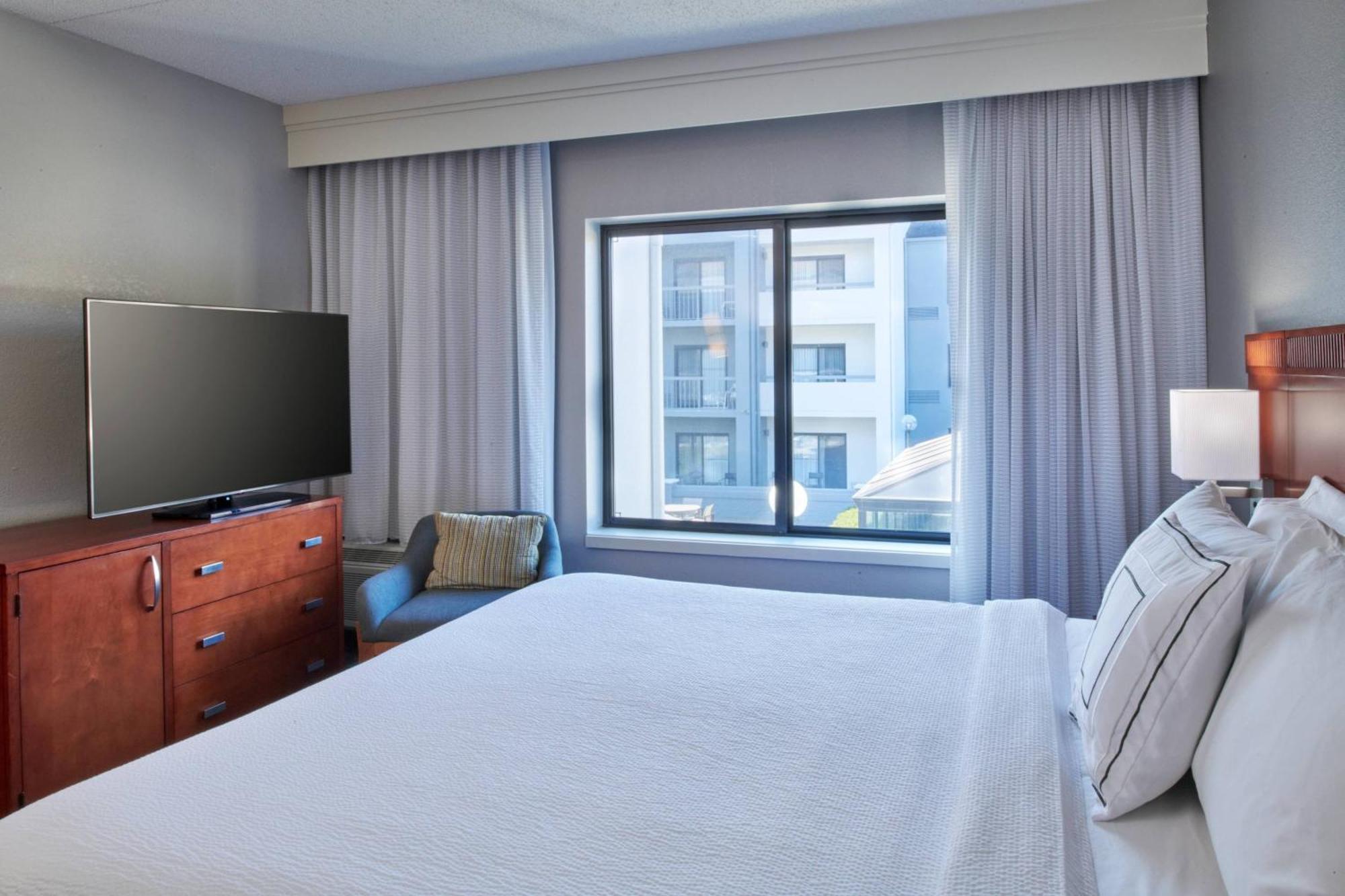 คอร์ทยาร์ด อินเดียนาโพลิส แคสเซิลตัน Hotel ภายนอก รูปภาพ
