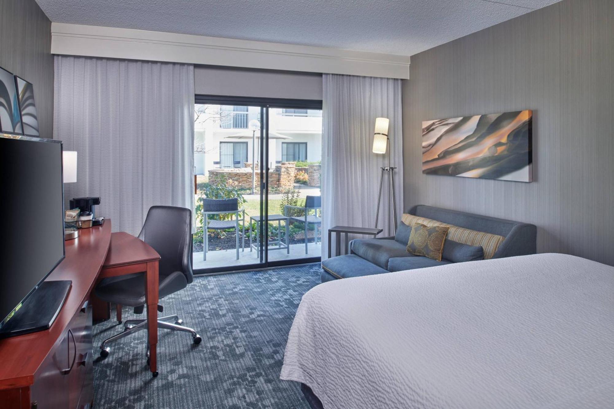 คอร์ทยาร์ด อินเดียนาโพลิส แคสเซิลตัน Hotel ภายนอก รูปภาพ